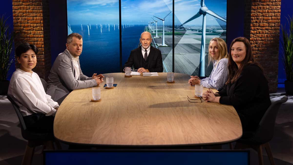 Betrek kijkers actief met gesprekken, Q&A, chat, polls en video-instarts.